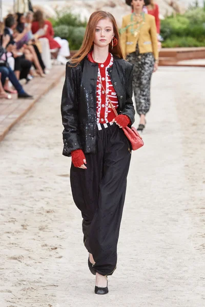 Look 12